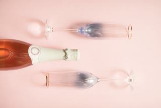 Champagner lagern: Bedingungen, Haltbarkeit und Tipps